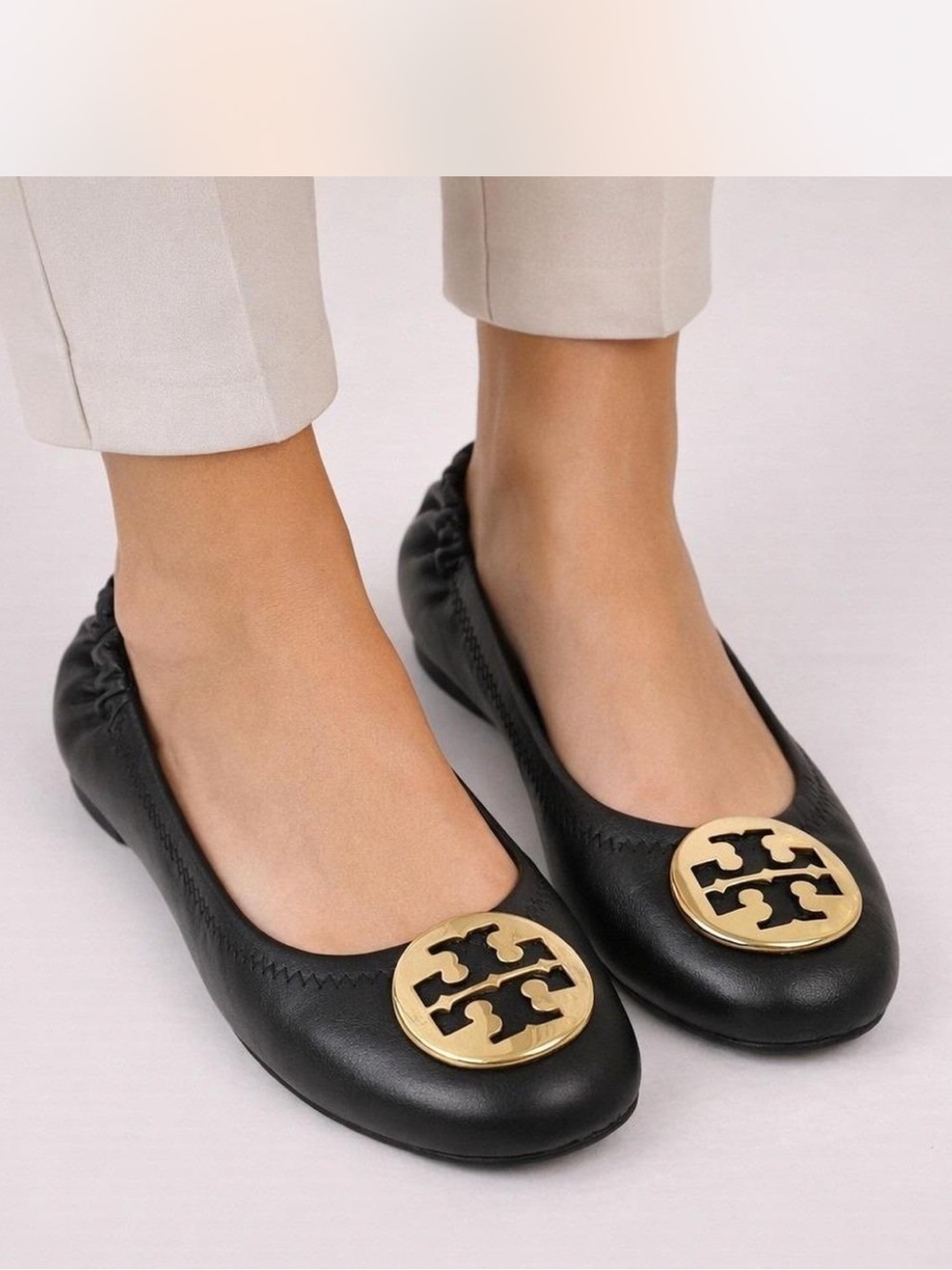 Tory Burch size 9 Minnie leather travel ballet flat  Leather Logo Round-To